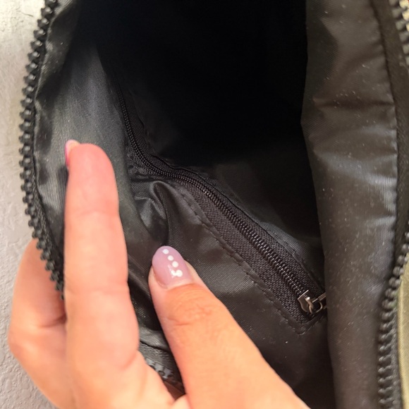 SHEIN Olive Green Messenger Bag with Neon Yellow Accent - Picture 4 of 8